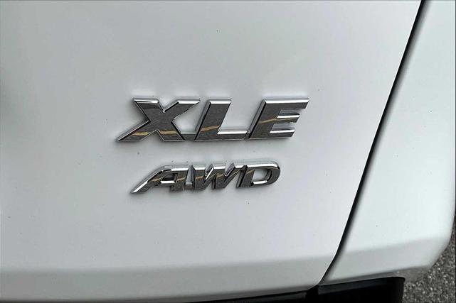 Photo of 2024 Ice Cap Toyota RAV4
