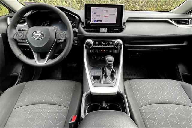 Photo of 2024 Ice Cap Toyota RAV4