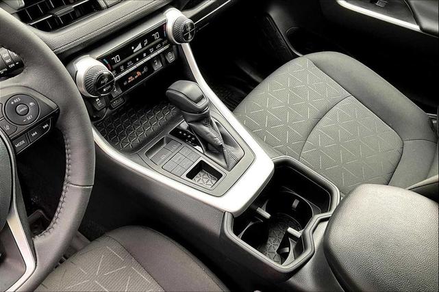 Photo of 2024 Ice Cap Toyota RAV4
