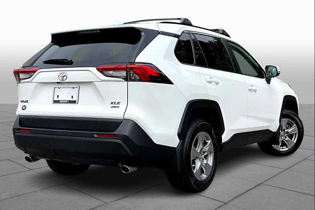 Photo of 2024 Ice Cap Toyota RAV4