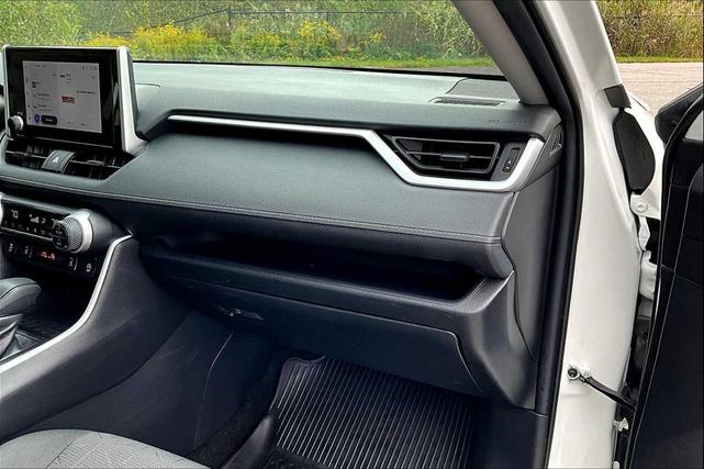 Photo of 2024 Ice Cap Toyota RAV4