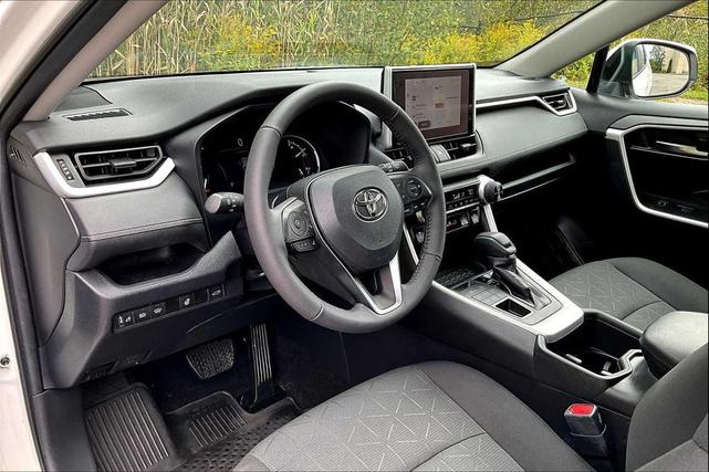 Photo of 2024 Ice Cap Toyota RAV4