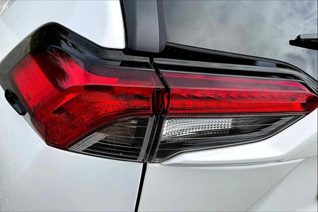 Photo of 2024 Ice Cap Toyota RAV4