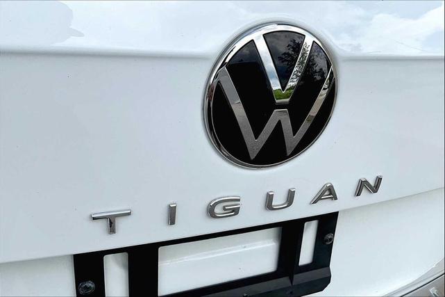 Photo of 2022 White Volkswagen Tiguan