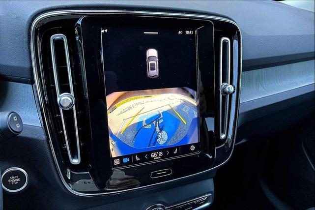 Photo of 2025 Crystal White Pearl Volvo XC40