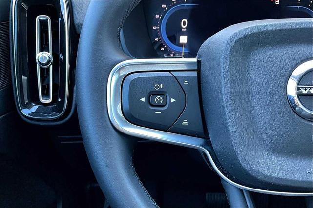 Photo of 2025 Crystal White Pearl Volvo XC40