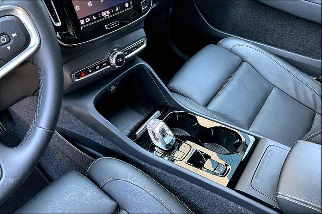 Photo of 2025 Crystal White Pearl Volvo XC40