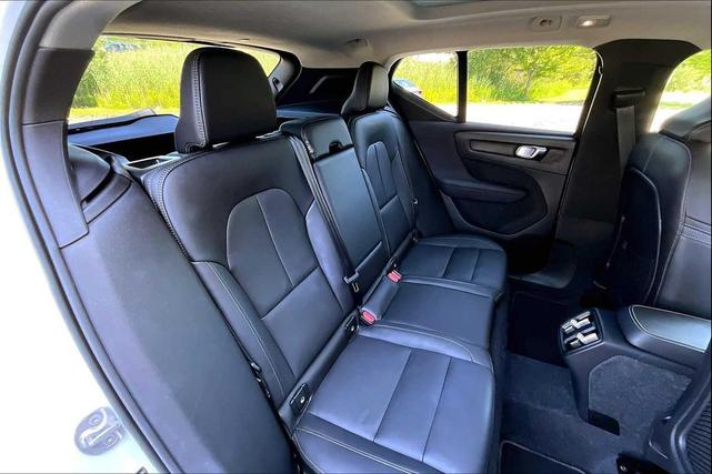 Photo of 2025 Crystal White Pearl Volvo XC40