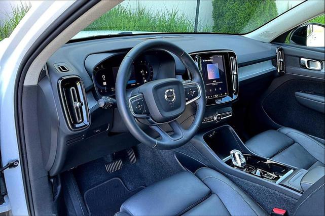 Photo of 2025 Crystal White Pearl Volvo XC40