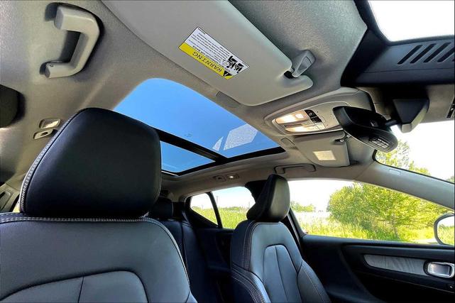 Photo of 2025 Crystal White Pearl Volvo XC40