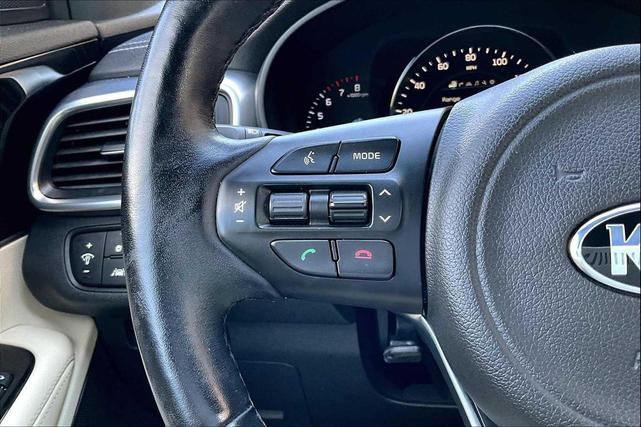 Photo of 2016 Platinum Graphite Kia Sorento