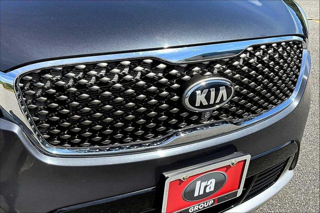 Photo of 2016 Platinum Graphite Kia Sorento