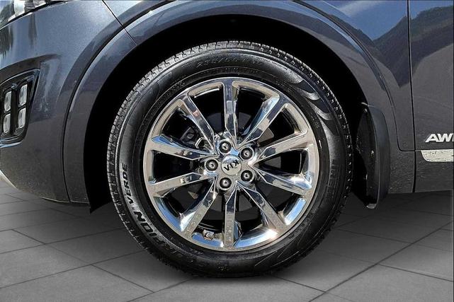 Photo of 2016 Platinum Graphite Kia Sorento