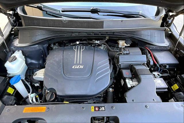 Photo of 2016 Platinum Graphite Kia Sorento