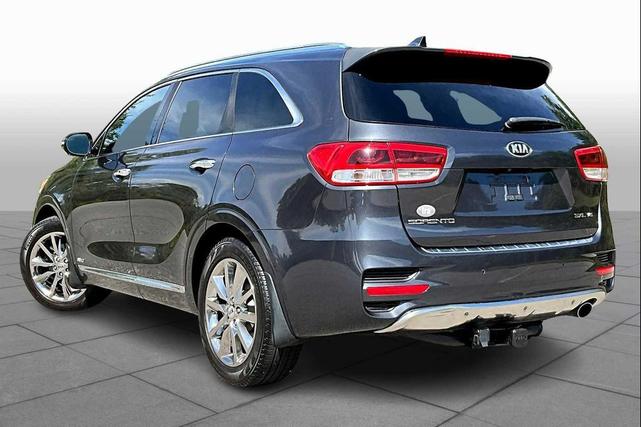 Photo of 2016 Platinum Graphite Kia Sorento