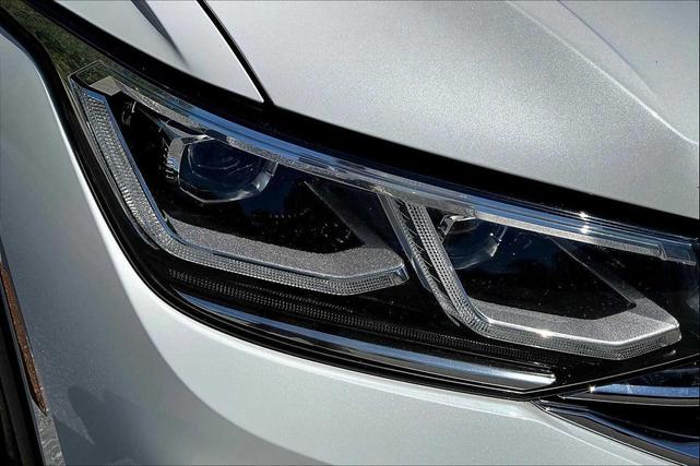 Photo of 2023 Opal White Pearl Volkswagen Tiguan