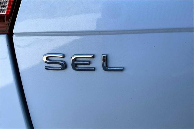 Photo of 2023 Opal White Pearl Volkswagen Tiguan
