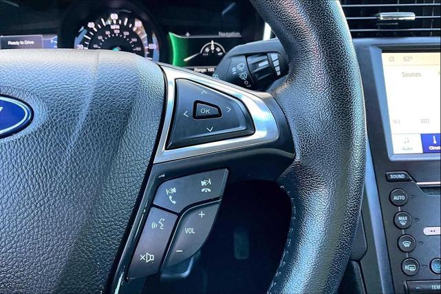 Photo of 2020 White Platinum Metallic Tri-Coat Ford Fusion