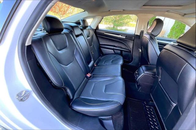 Photo of 2020 White Platinum Metallic Tri-Coat Ford Fusion