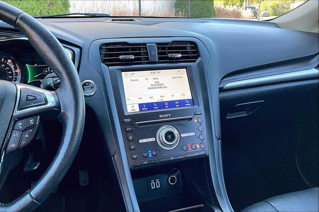 Photo of 2020 White Platinum Metallic Tri-Coat Ford Fusion