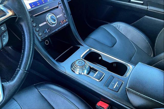 Photo of 2020 White Platinum Metallic Tri-Coat Ford Fusion