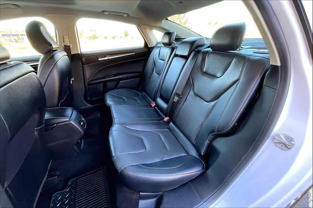 Photo of 2020 White Platinum Metallic Tri-Coat Ford Fusion
