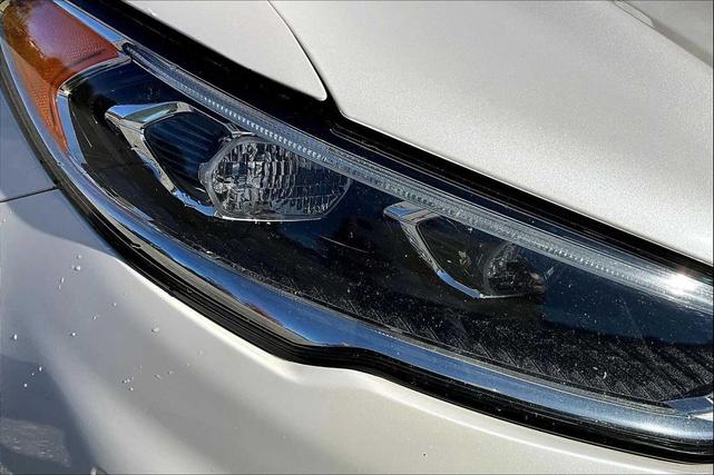 Photo of 2020 White Platinum Metallic Tri-Coat Ford Fusion
