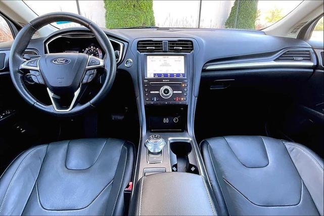 Photo of 2020 White Platinum Metallic Tri-Coat Ford Fusion