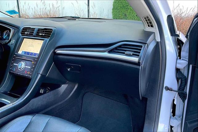 Photo of 2020 White Platinum Metallic Tri-Coat Ford Fusion