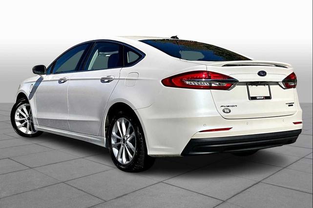 Photo of 2020 White Platinum Metallic Tri-Coat Ford Fusion