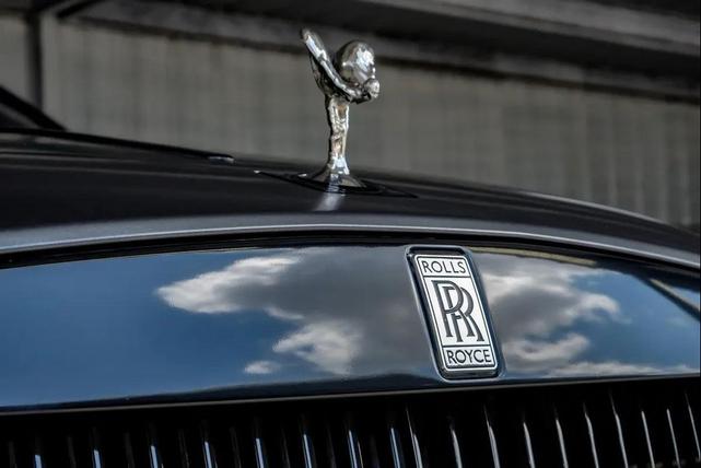 Photo of 2016 Metallic Gray Wrap Rolls-Royce Wraith