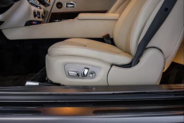 Photo of 2016 Metallic Gray Wrap Rolls-Royce Wraith