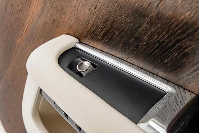 Photo of 2016 Metallic Gray Wrap Rolls-Royce Wraith