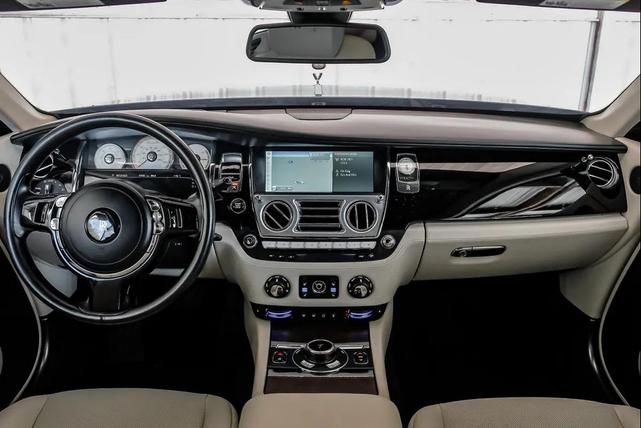 Photo of 2016 Metallic Gray Wrap Rolls-Royce Wraith