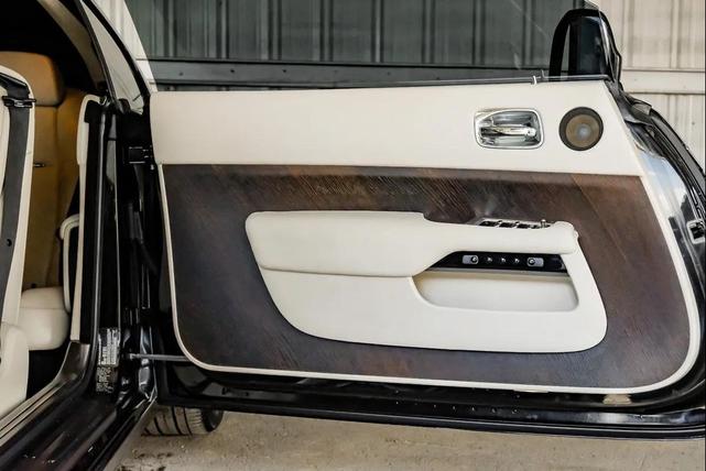 Photo of 2016 Metallic Gray Wrap Rolls-Royce Wraith