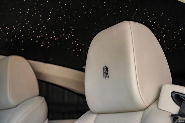Photo of 2016 Metallic Gray Wrap Rolls-Royce Wraith