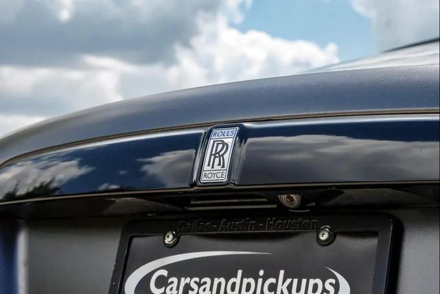 Photo of 2016 Metallic Gray Wrap Rolls-Royce Wraith