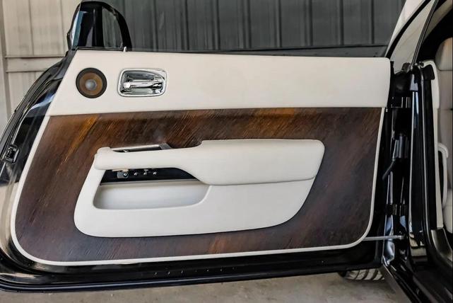 Photo of 2016 Metallic Gray Wrap Rolls-Royce Wraith