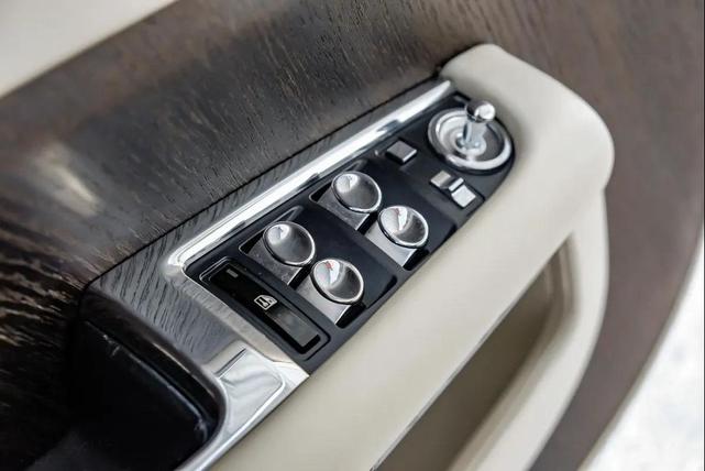 Photo of 2016 Metallic Gray Wrap Rolls-Royce Wraith