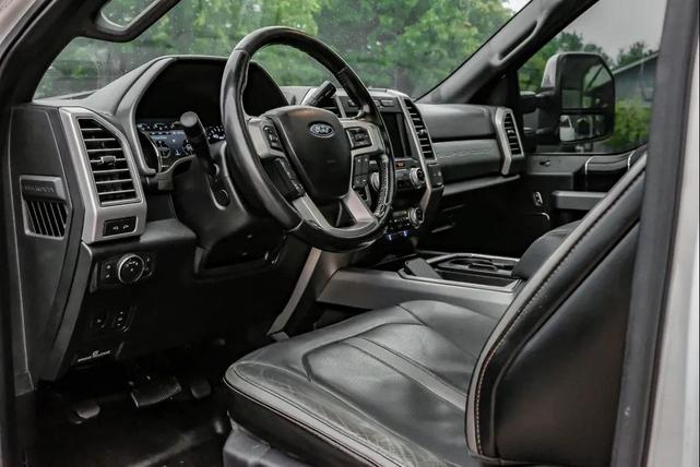 Photo of 2019 Off white Ford F-250