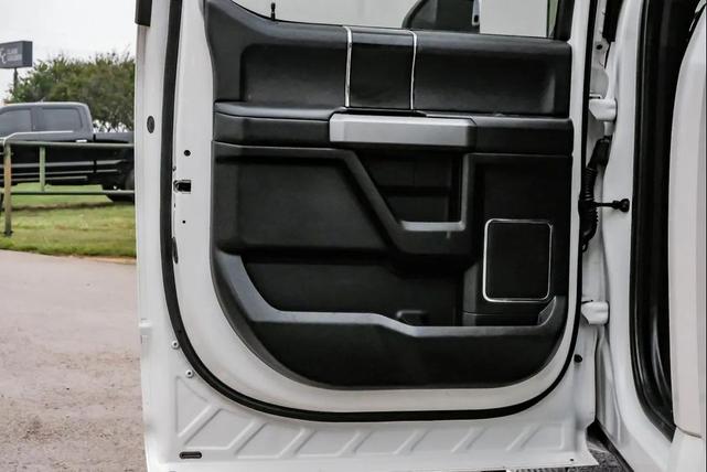 Photo of 2019 Off white Ford F-250