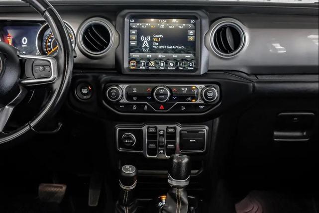 Photo of 2018 Bright White Clearcoat Jeep Wrangler Unlimited