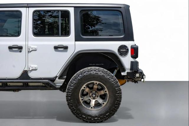 Photo of 2018 Bright White Clearcoat Jeep Wrangler Unlimited