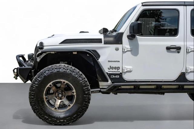 Photo of 2018 Bright White Clearcoat Jeep Wrangler Unlimited