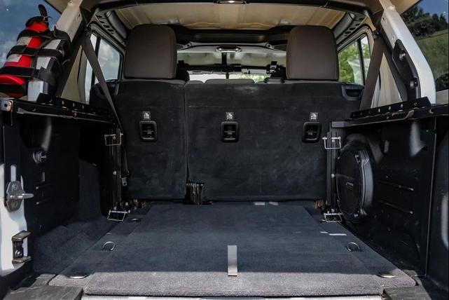 Photo of 2018 Bright White Clearcoat Jeep Wrangler Unlimited