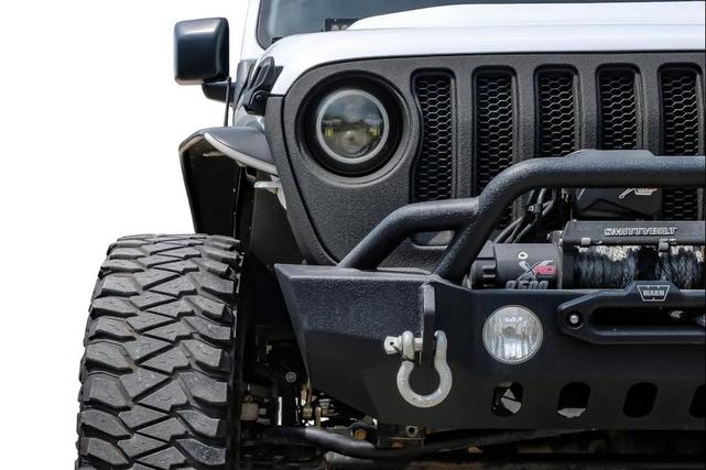 Photo of 2018 Bright White Clearcoat Jeep Wrangler Unlimited