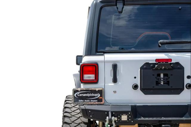 Photo of 2018 Bright White Clearcoat Jeep Wrangler Unlimited