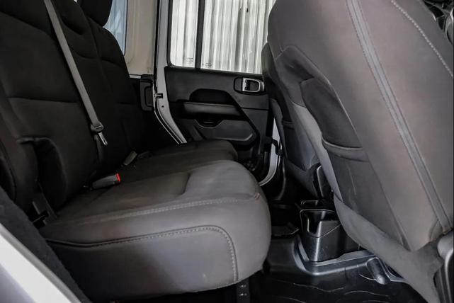 Photo of 2018 Bright White Clearcoat Jeep Wrangler Unlimited
