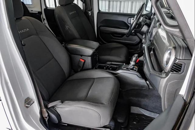 Photo of 2018 Bright White Clearcoat Jeep Wrangler Unlimited