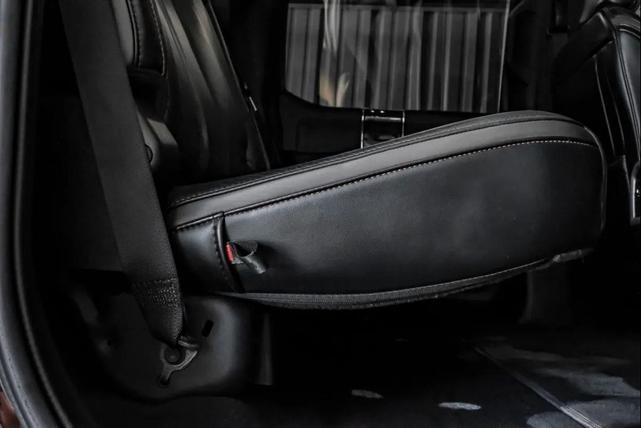 Photo of 2021 Agate Black Metallic Ford F-250